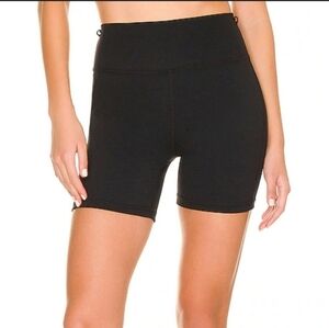 WeWoreWhat Classic Black Neutral Biker Bike Shorts Size Medium New with Tags